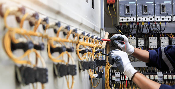 Professional Electrician technician working in Woodsboro, TX
